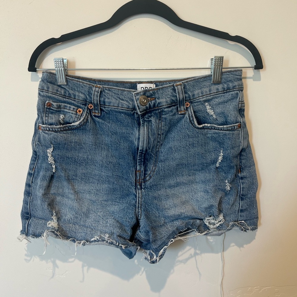 BDG Urban Outfitters Denim Blue Distressed Cut Off Women's Shorts Size 28 rodeo